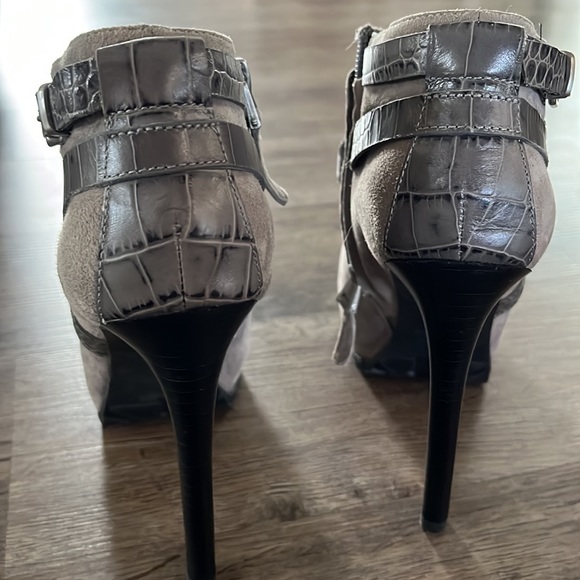 2015 Guess booties - Picture 3 of 6